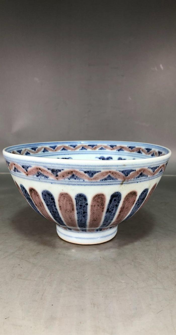 明代永乐青花釉里红花卉鸡心碗