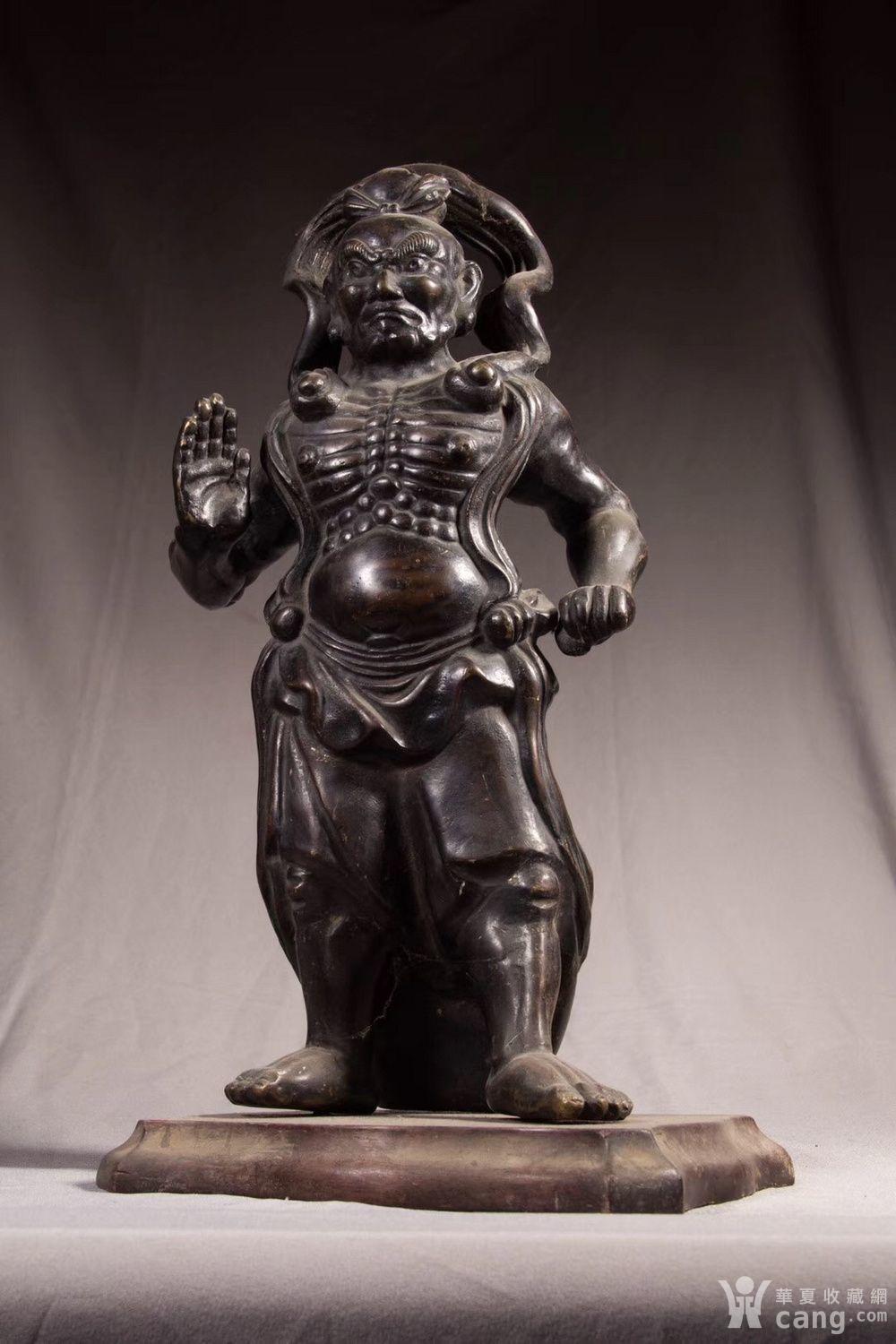 清中期铜铸天王力士像